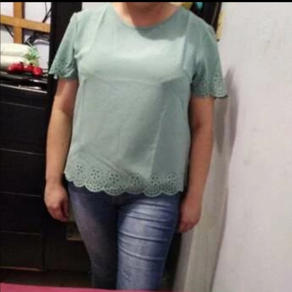 Solid Laser Cut Scalloped Top - Picture 6 of 6